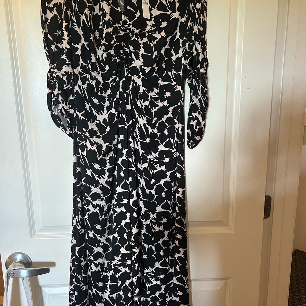 GAP Black and White Floral Long Sleeve Dress